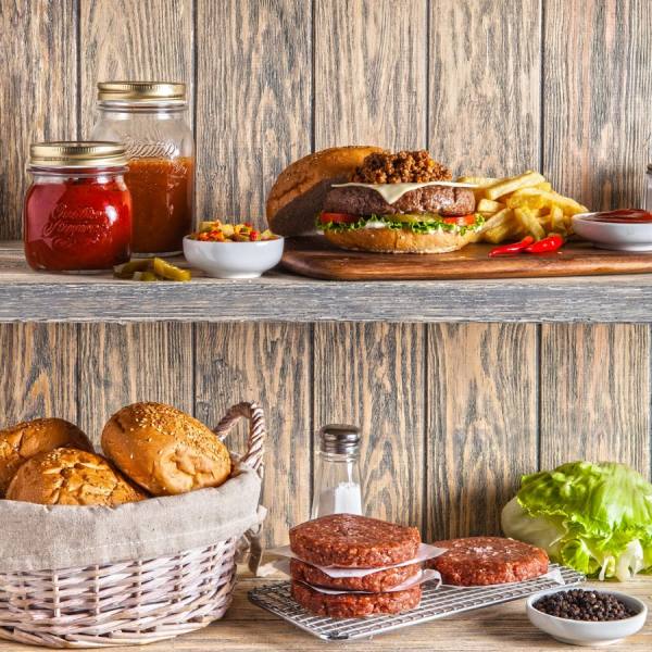 Photograph Yehia El Alaily Burgers On The Go on One Eyeland